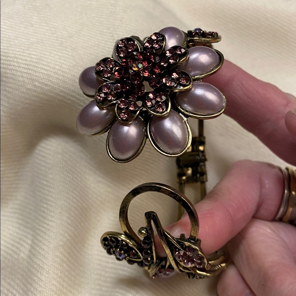 Vintage Amethyst and Goldtone Cuff Bracelet Hinged - Picture 3 of 6